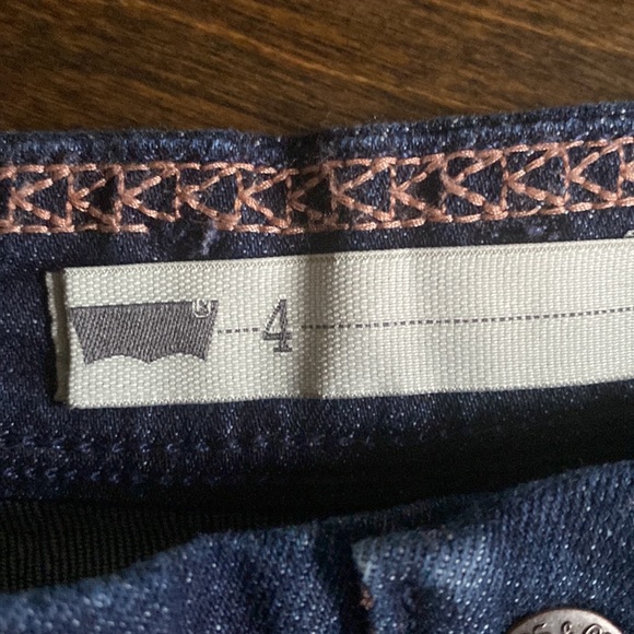 Levi’s Dark Denim Mid Rise Shorts sz 4 - Picture 6 of 6